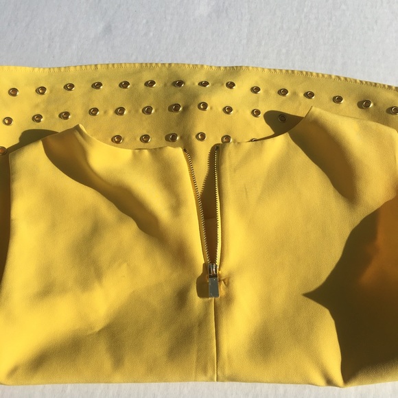 Vince Camuto yellow top, gold grommets medium - Picture 8 of 8